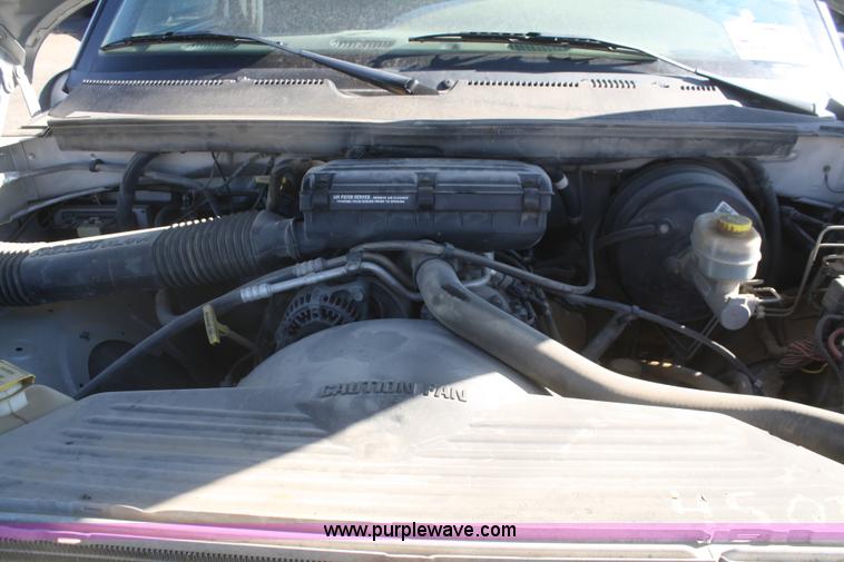 image for item F2965 2001 Dodge Ram 1500 pickup truck
