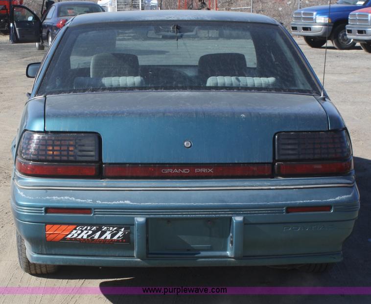 image for item F2968 1994 Pontiac Grand Prix SE