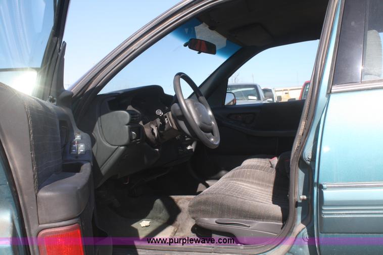 image for item F2968 1994 Pontiac Grand Prix SE