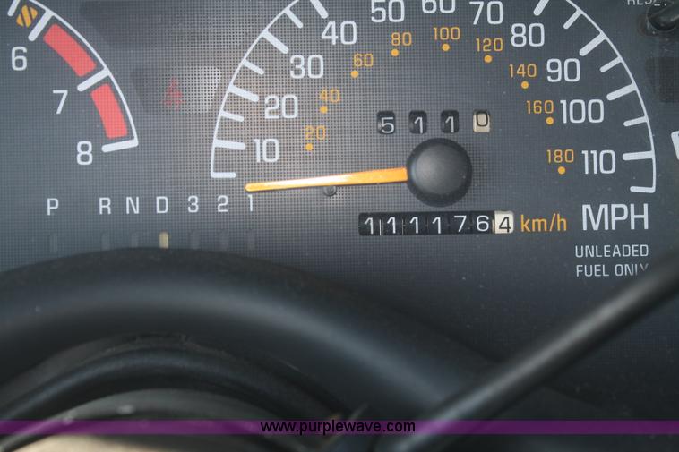 image for item F2968 1994 Pontiac Grand Prix SE