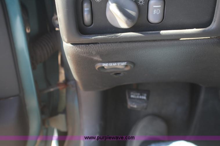 image for item F2968 1994 Pontiac Grand Prix SE