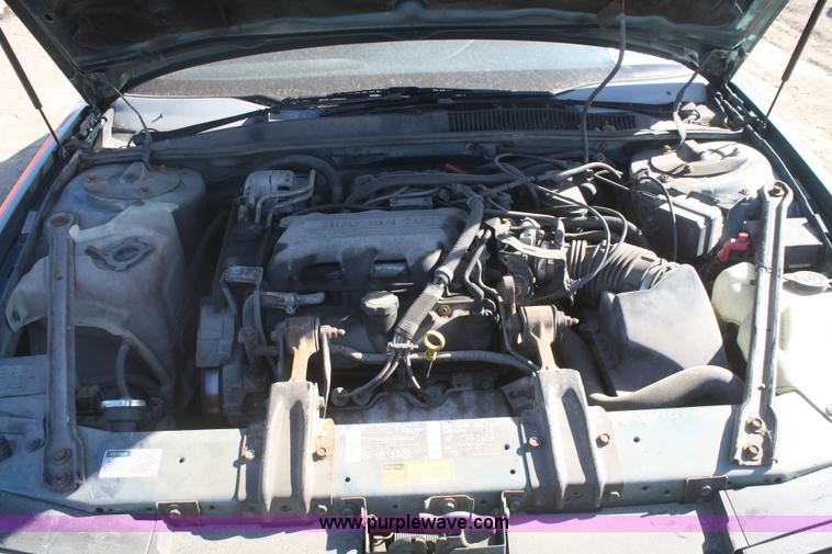 image for item F2968 1994 Pontiac Grand Prix SE