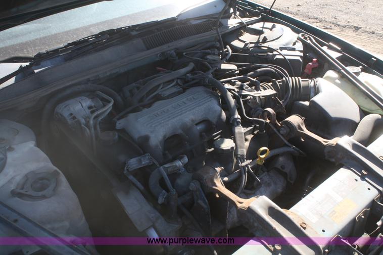 image for item F2968 1994 Pontiac Grand Prix SE