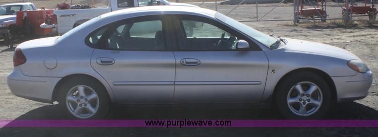image for item F2969 2002 Ford Taurus SE