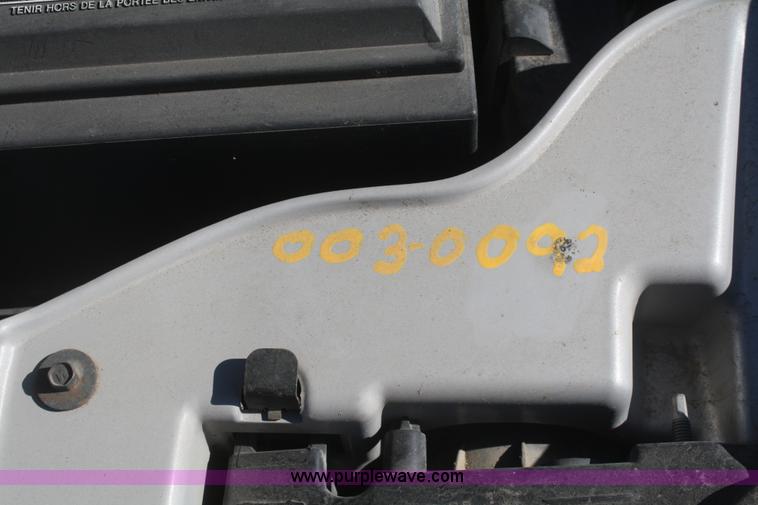 image for item F2969 2002 Ford Taurus SE