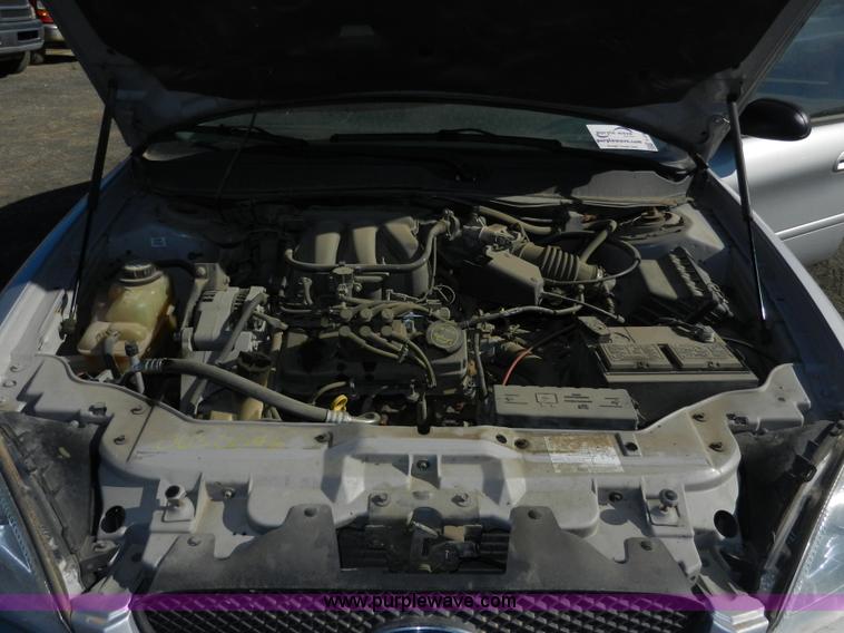 image for item F2974 2006 Ford Taurus SE