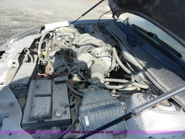 image for item F2974 2006 Ford Taurus SE