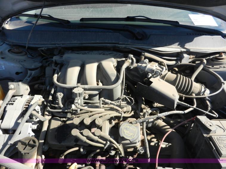 image for item F2974 2006 Ford Taurus SE