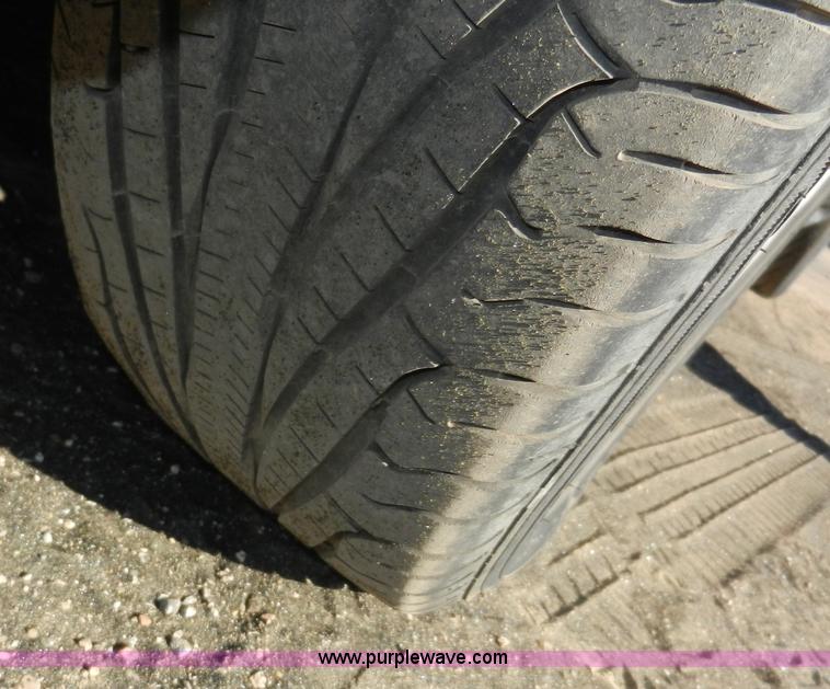 image for item F2974 2006 Ford Taurus SE