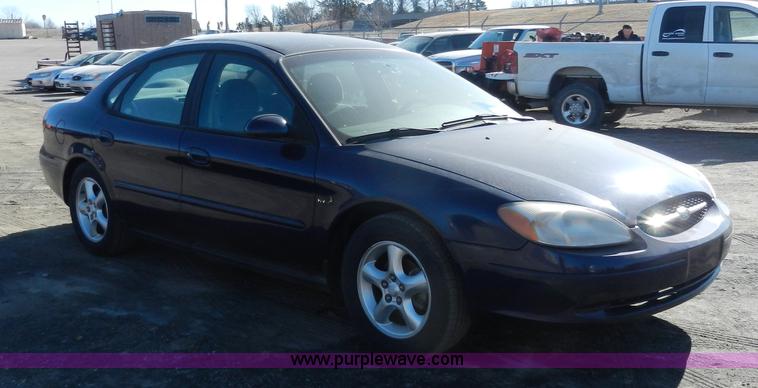 image for item F2975 2000 Ford Taurus SE