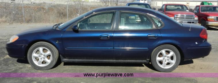 image for item F2975 2000 Ford Taurus SE