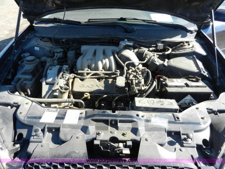 image for item F2975 2000 Ford Taurus SE