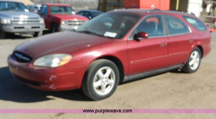 image for item F2976 2003 Ford Taurus wagon SE