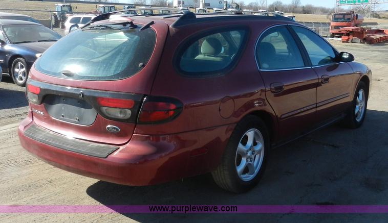 image for item F2976 2003 Ford Taurus wagon SE