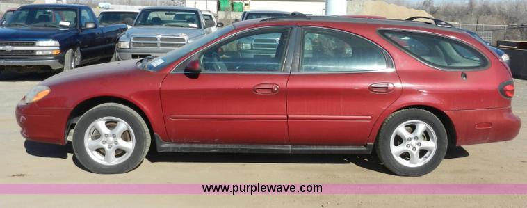 image for item F2976 2003 Ford Taurus wagon SE