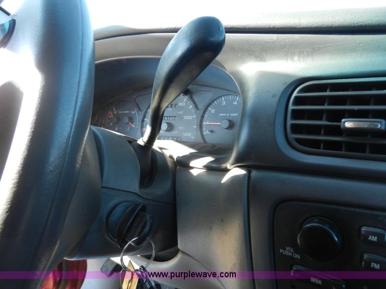 image for item F2976 2003 Ford Taurus wagon SE