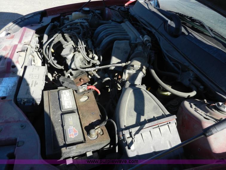 image for item F2976 2003 Ford Taurus wagon SE