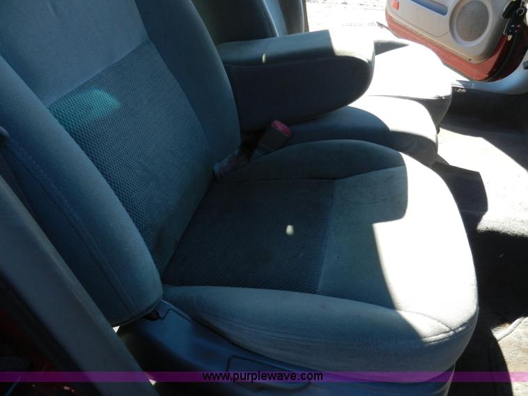 image for item F2976 2003 Ford Taurus wagon SE