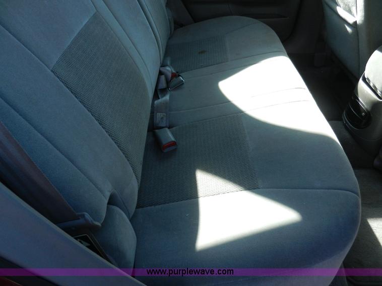 image for item F2976 2003 Ford Taurus wagon SE