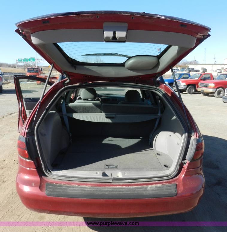 image for item F2976 2003 Ford Taurus wagon SE