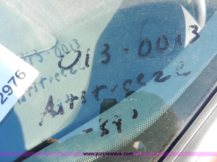 image for item F2976 2003 Ford Taurus wagon SE