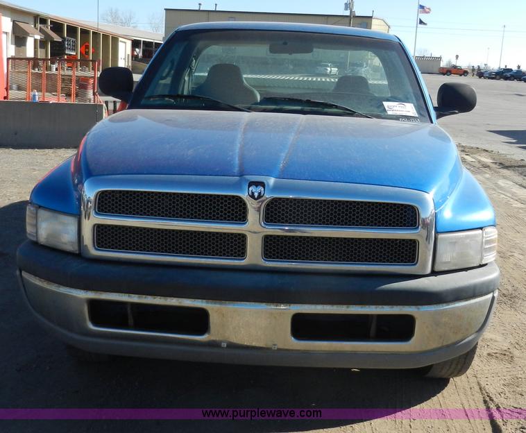 image for item F2977 1999 Dodge Ram 1500 pickup truck