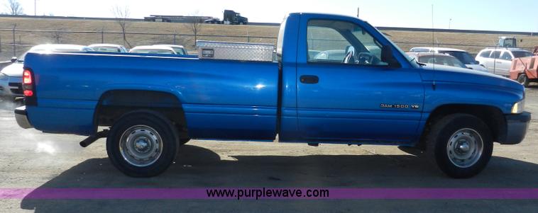 image for item F2977 1999 Dodge Ram 1500 pickup truck