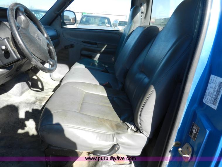 image for item F2977 1999 Dodge Ram 1500 pickup truck