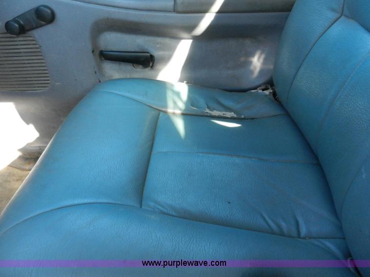 image for item F2977 1999 Dodge Ram 1500 pickup truck