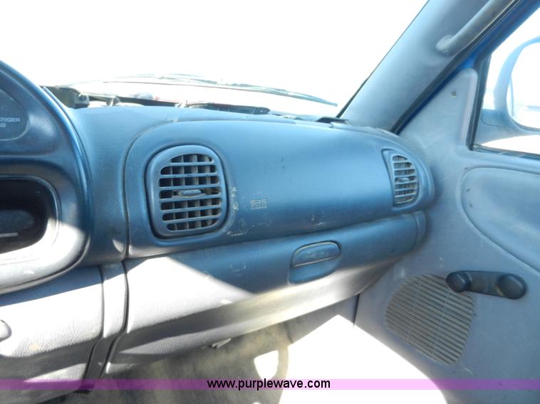 image for item F2977 1999 Dodge Ram 1500 pickup truck