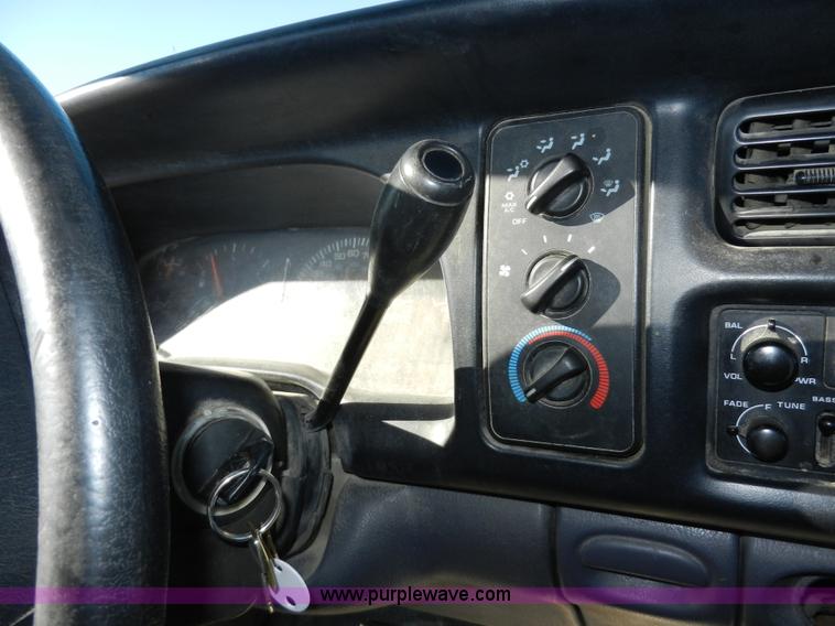 image for item F2977 1999 Dodge Ram 1500 pickup truck