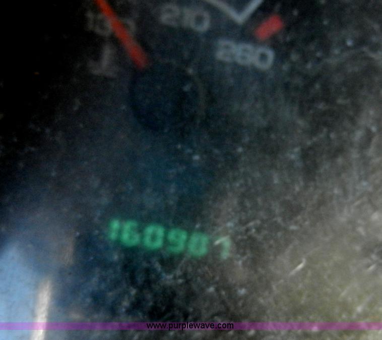 image for item F2977 1999 Dodge Ram 1500 pickup truck