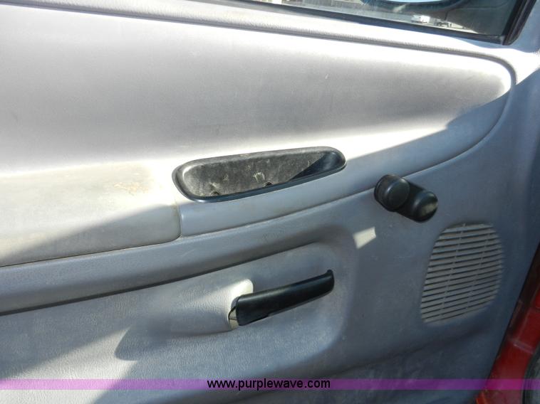 image for item F2978 1999 Dodge Ram 1500 pickup truck