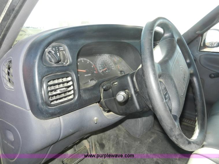 image for item F2978 1999 Dodge Ram 1500 pickup truck