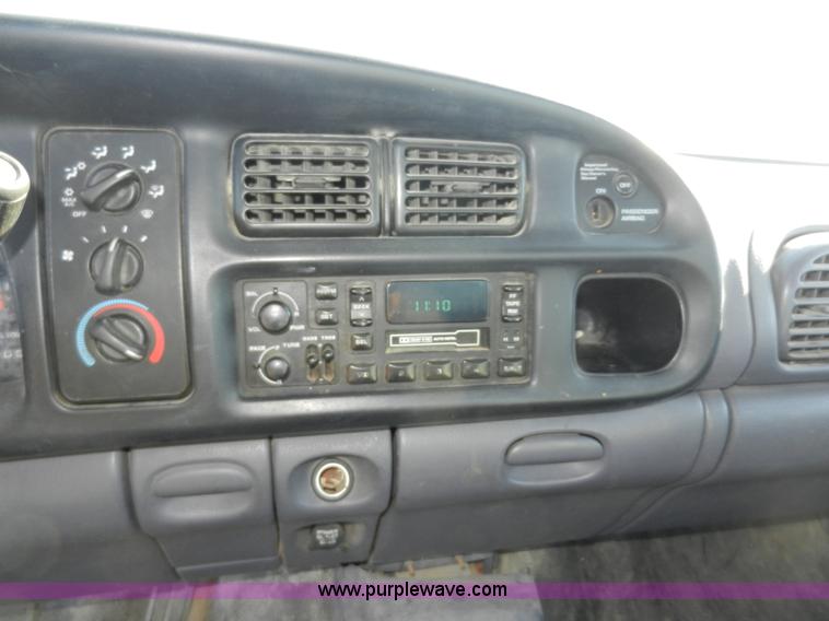 image for item F2978 1999 Dodge Ram 1500 pickup truck