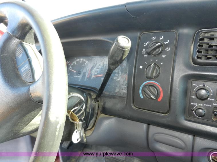 image for item F2978 1999 Dodge Ram 1500 pickup truck