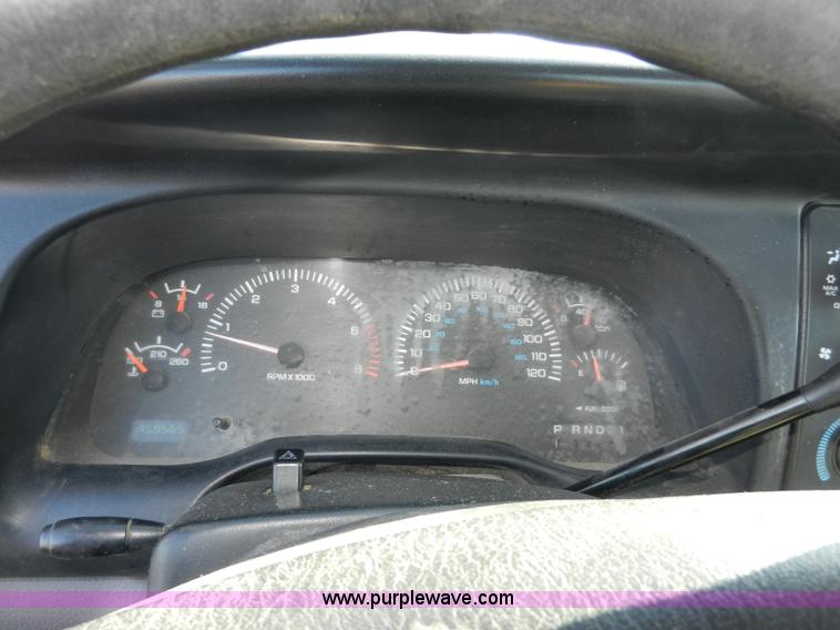 image for item F2978 1999 Dodge Ram 1500 pickup truck