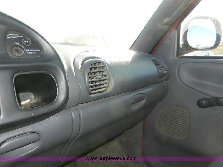 image for item F2978 1999 Dodge Ram 1500 pickup truck