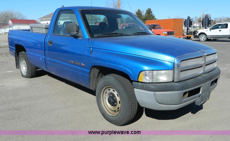 image for item G7691 2001 Dodge Ram 1500 pickup truck