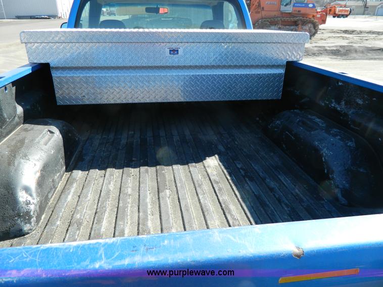 image for item G7691 2001 Dodge Ram 1500 pickup truck
