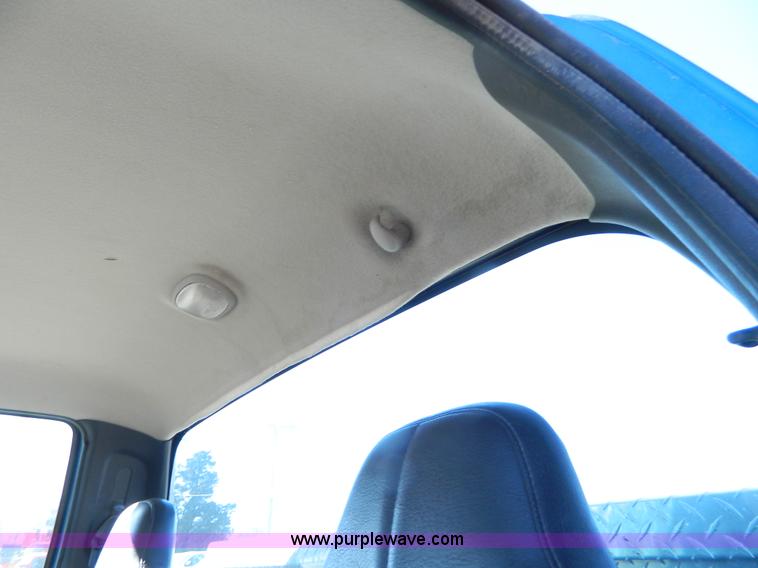 image for item G7691 2001 Dodge Ram 1500 pickup truck