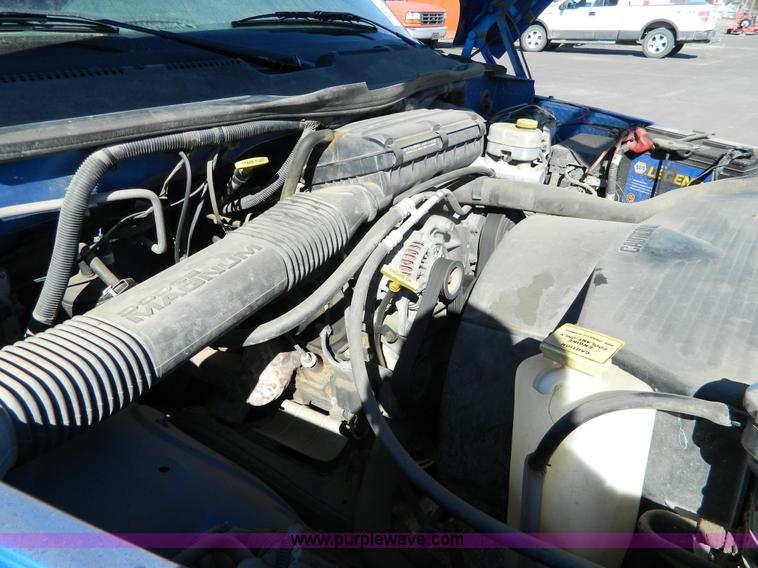 image for item G7691 2001 Dodge Ram 1500 pickup truck