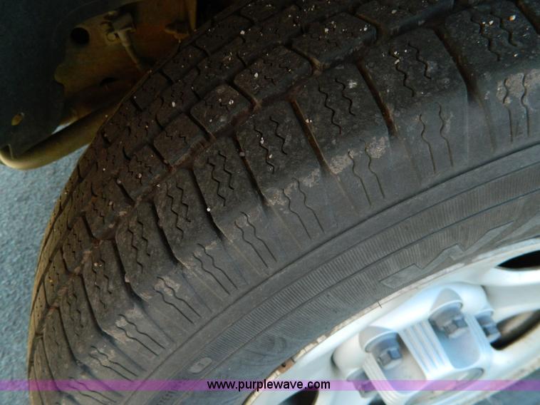 image for item G7692 2002 Chevrolet Silverado 1500 pickup truck