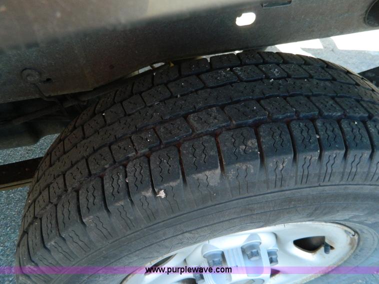 image for item G7692 2002 Chevrolet Silverado 1500 pickup truck