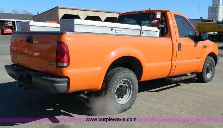image for item G7693 2003 Ford F250 pickup truck