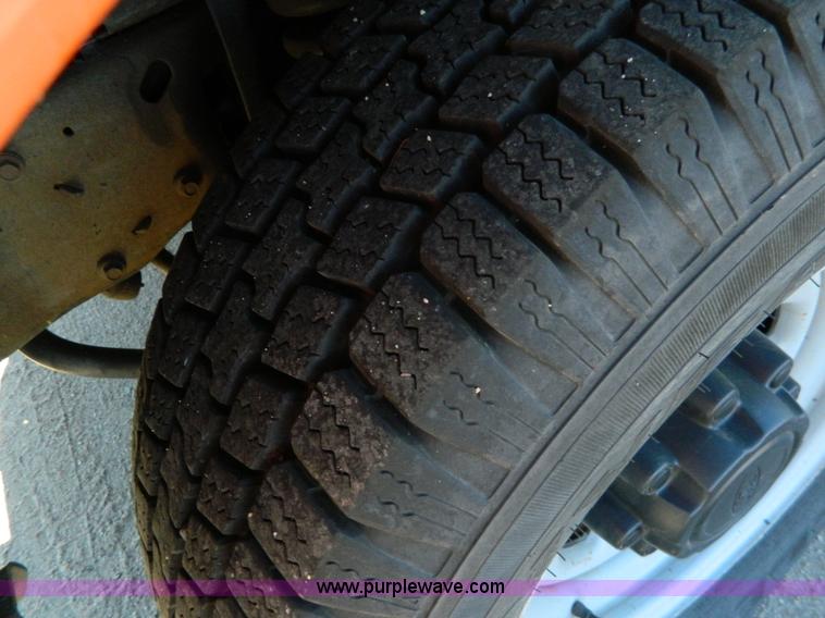 image for item G7693 2003 Ford F250 pickup truck