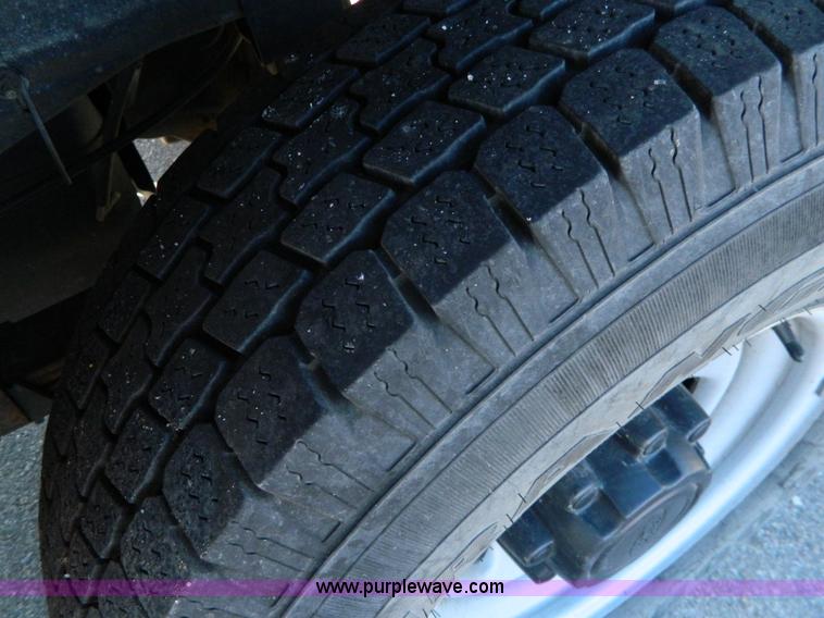 image for item G7693 2003 Ford F250 pickup truck