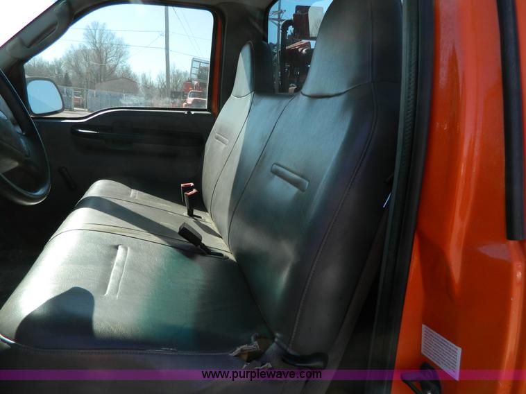 image for item G7693 2003 Ford F250 pickup truck