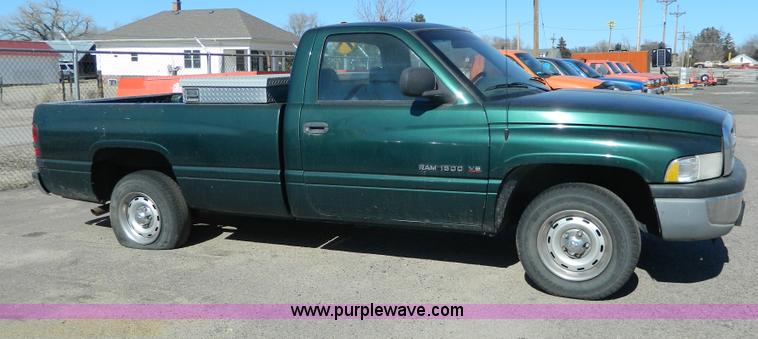 image for item G7694 2001 Dodge Ram 1500 pickup truck