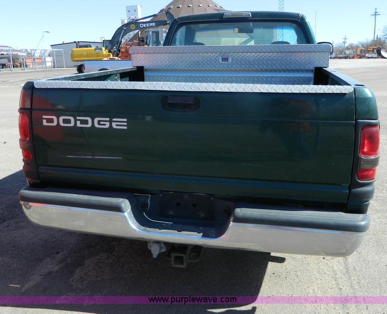 image for item G7694 2001 Dodge Ram 1500 pickup truck
